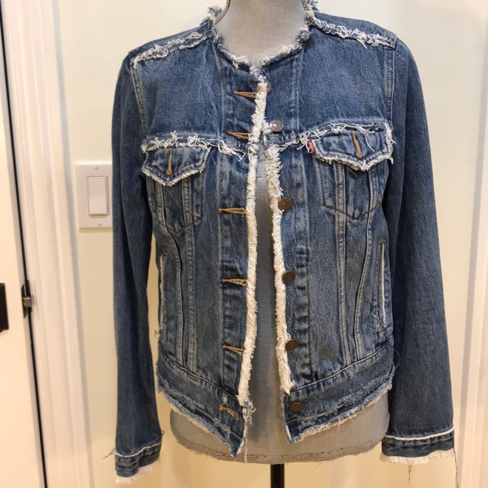 Levi’s custom jacket sz s slim fit never worn